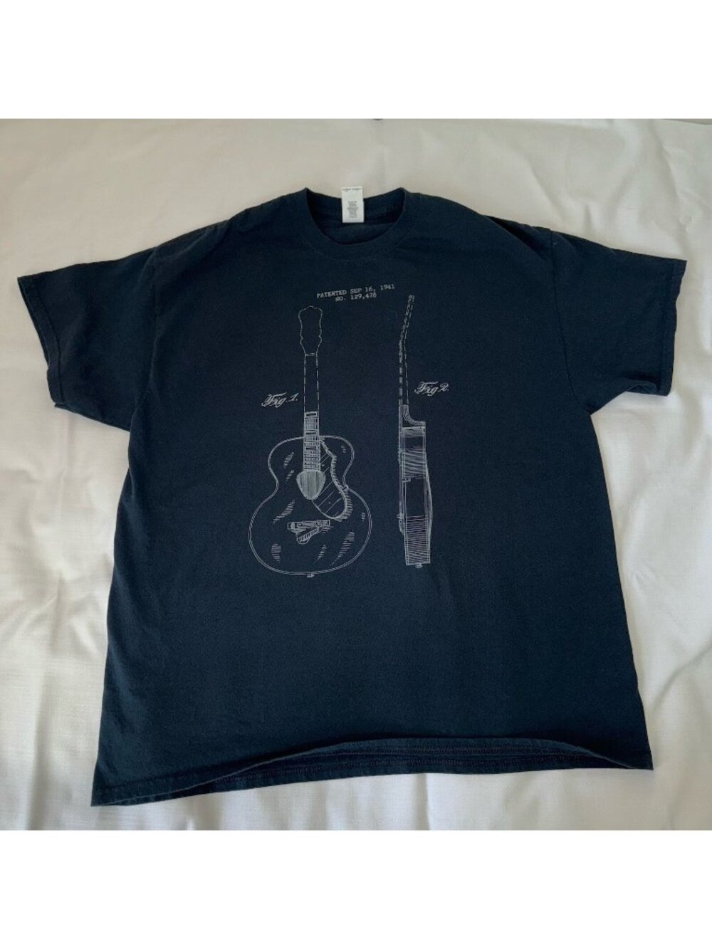 Men's Gildan Heavy Cotton Black XL Guitar Patent Sept.16,1941 Graphic T-Shirt